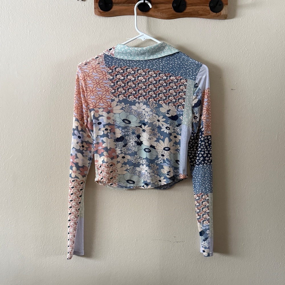 Altar’d State Patchwork Floral Ruched Button Crop… - image 2